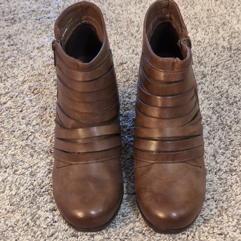 2 Lips Too - Strappy Ankle Boots